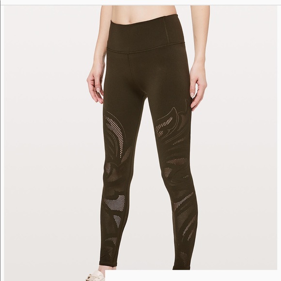 Lululemon Reveal Tight 7/8 - Picture 2 of 6